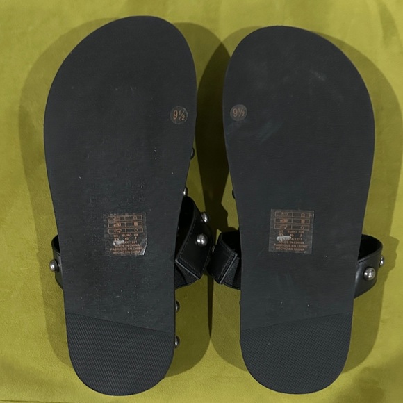 Kelsie Dagger Black Studded Sandals Size 9.5 NWOB - Picture 2 of 7
